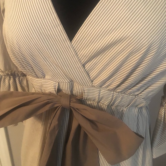 BCBGMaxAzria Dress in beautiful condition - Picture 5 of 9